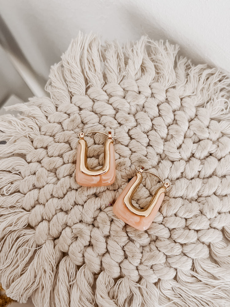 
                  
                    Aleni hoops
                  
                