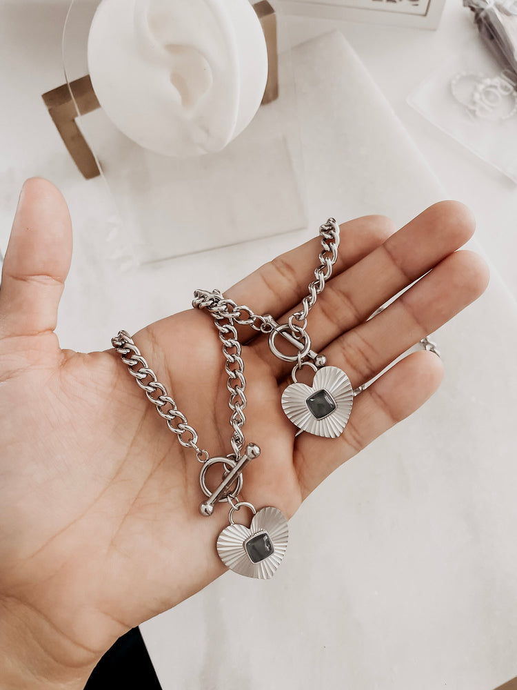 Silver esmeralda necklace