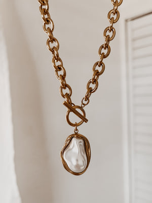
                  
                    Vale necklace
                  
                