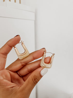
                  
                    Aleni hoops
                  
                