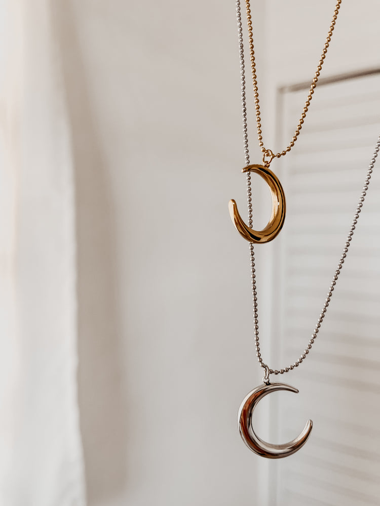 
                  
                    Luna necklace
                  
                